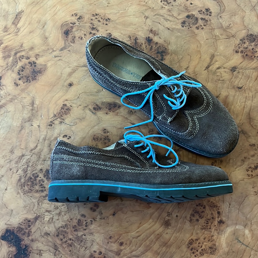 Brown Oxfords, styled loafers, blue and Brown shoes, loafers, 90’s vibes, Y2K